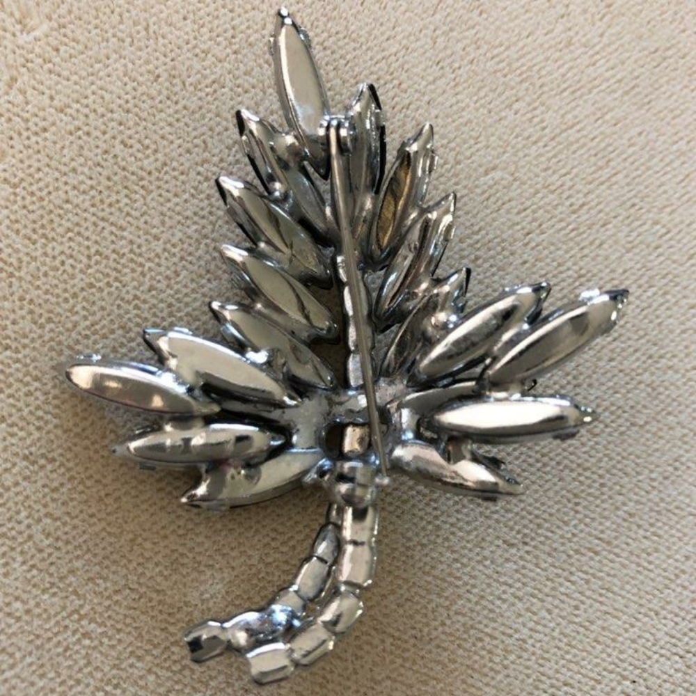 Brooch - Picture 5 of 5